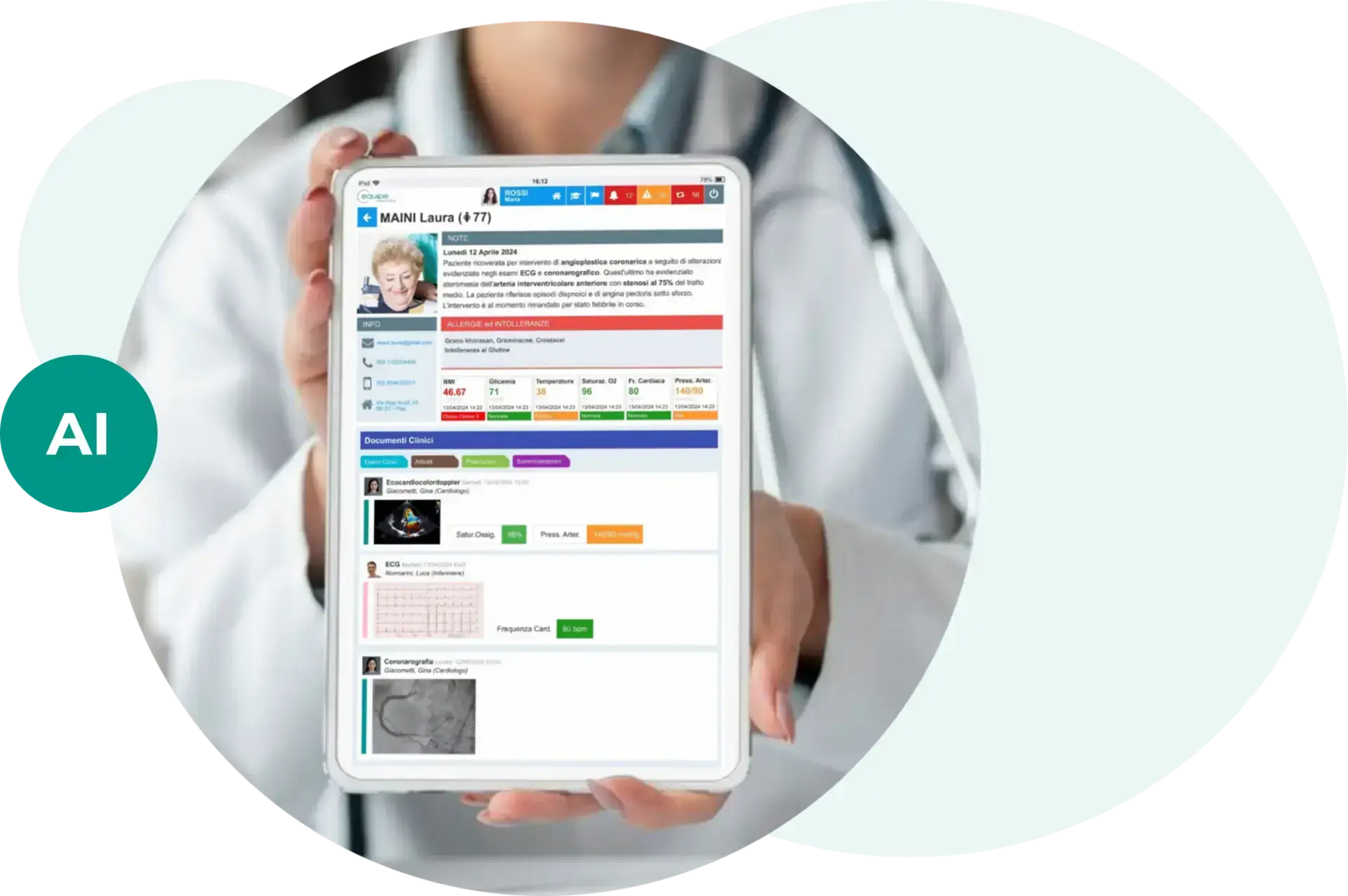 Mani che tengono un tablet con la cartella clinica, accanto a un simbolo di intelligenza artificiale